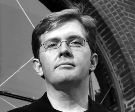 Headshot of Alex  Wright