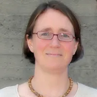Headshot of Julia  Flanders